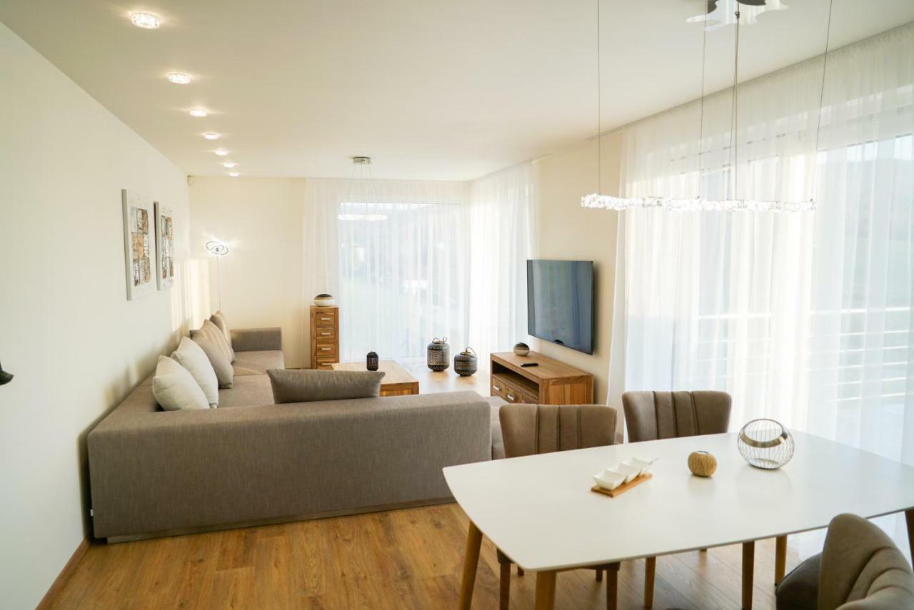 Luxury Villa Moravany nad Vahom Екстер'єр фото