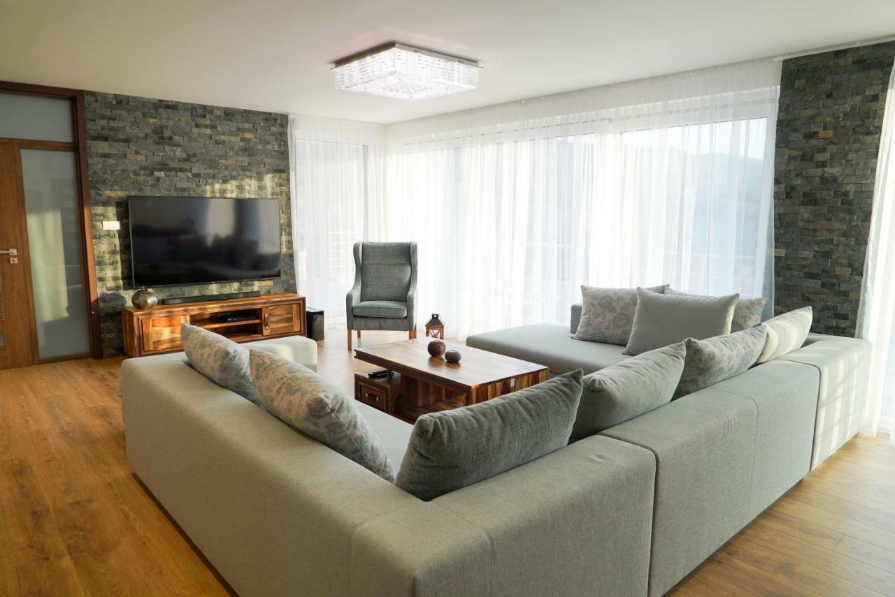Luxury Villa Moravany nad Vahom Екстер'єр фото