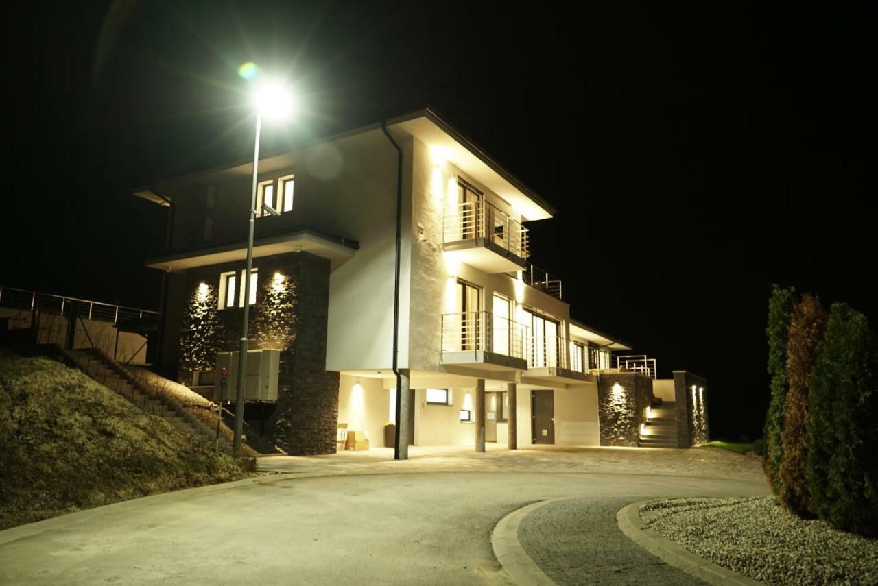 Luxury Villa Moravany nad Vahom Екстер'єр фото
